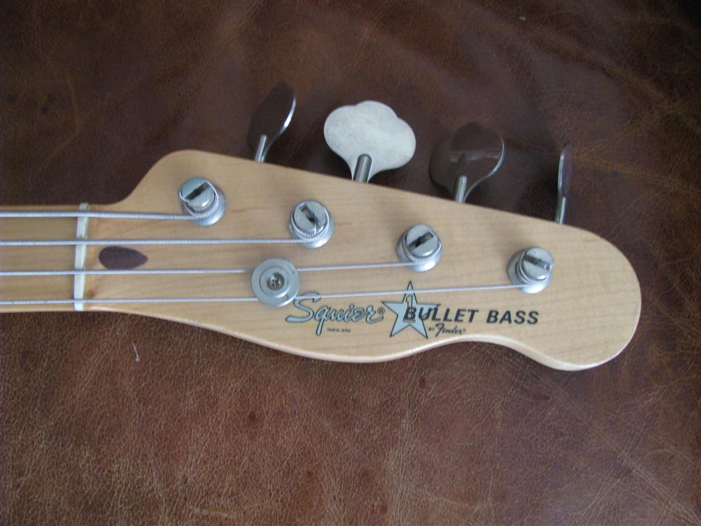 Squier Musicmaster Bass